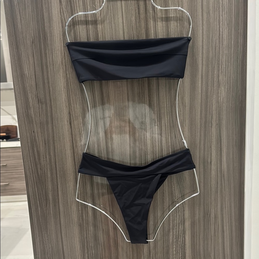 DEVON WINDSOR bikini